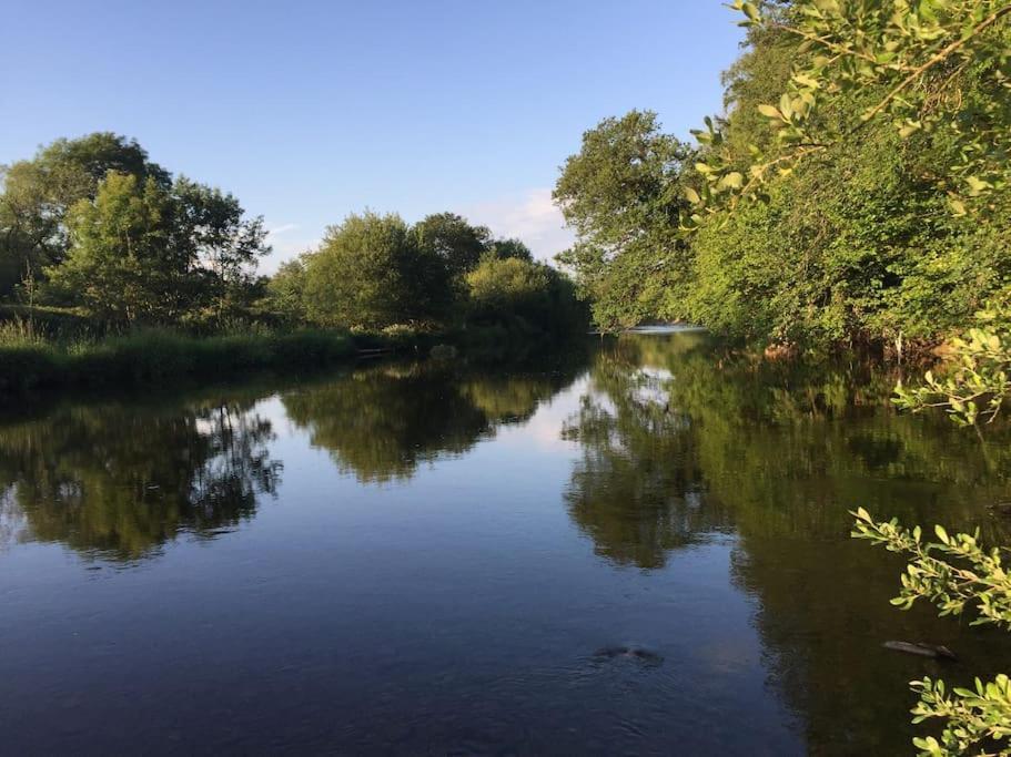Tranquil Getaway Near Brecon Beacons Apartment Llandovery Ngoại thất bức ảnh