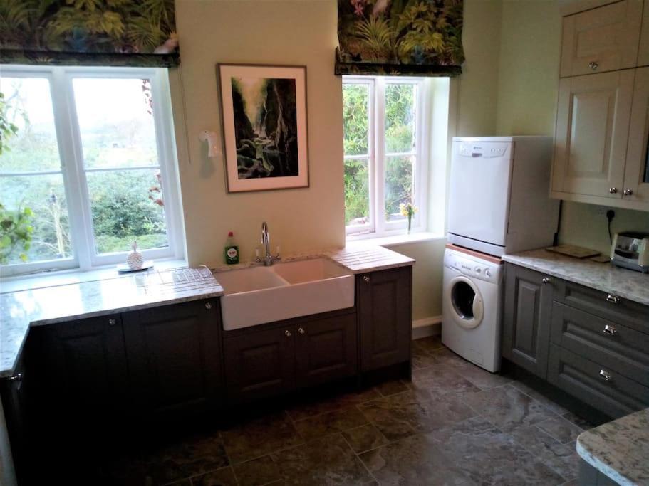 Tranquil Getaway Near Brecon Beacons Apartment Llandovery Ngoại thất bức ảnh