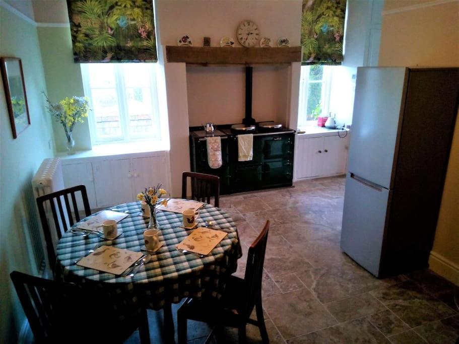 Tranquil Getaway Near Brecon Beacons Apartment Llandovery Ngoại thất bức ảnh