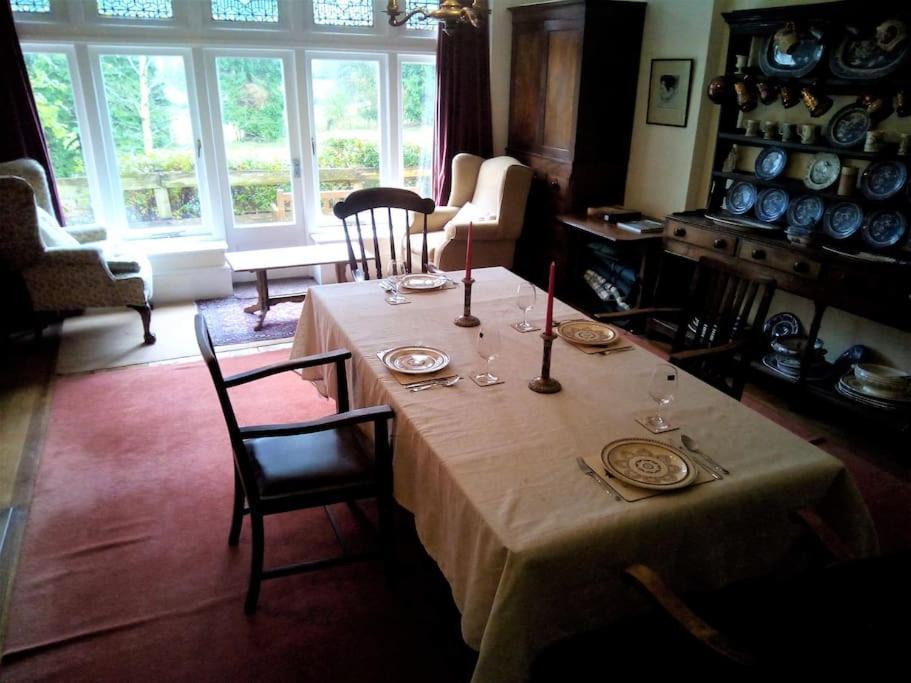 Tranquil Getaway Near Brecon Beacons Apartment Llandovery Ngoại thất bức ảnh